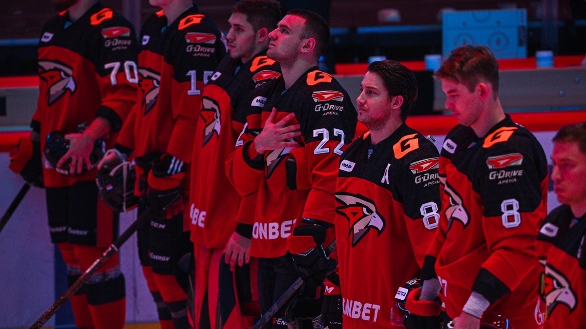     На групповом этапе континентальной хоккейной лиги омская команда одерживает третью победу подряд.