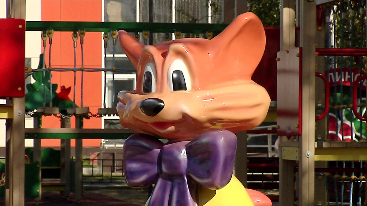    В Советском районе появился кот Леопольд и новые качели