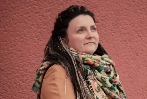 Таисия Ланюгова живет с ВИЧ больше 20 лет и уверена: диагноз почти не влияет на жизнь, если принять его и следовать рекомендациям врача. Таисия получила вирус в начале нулевых и попала в первую тысячу людей с ВИЧ, выявленных в Новосибирской области. Тогда даже в Центре СПИДа невозможно было получить ответы на все интересующие вопросы. Девушка решила искать информацию сама и делиться ею с другими. Как преодолеть депрессию, найти силы жить и не чувствовать себя «неправильной» ― Таисия Ланюгова рассказала «СПИД.ЦЕНТРу» -https://spid.center/ru/articles/5113?fbclid=IwAR36Z0UAvIgkp1ReOdz4qTklsaZhiq2PFNLG8lFQGej29pWM5_bjlzz1Eko