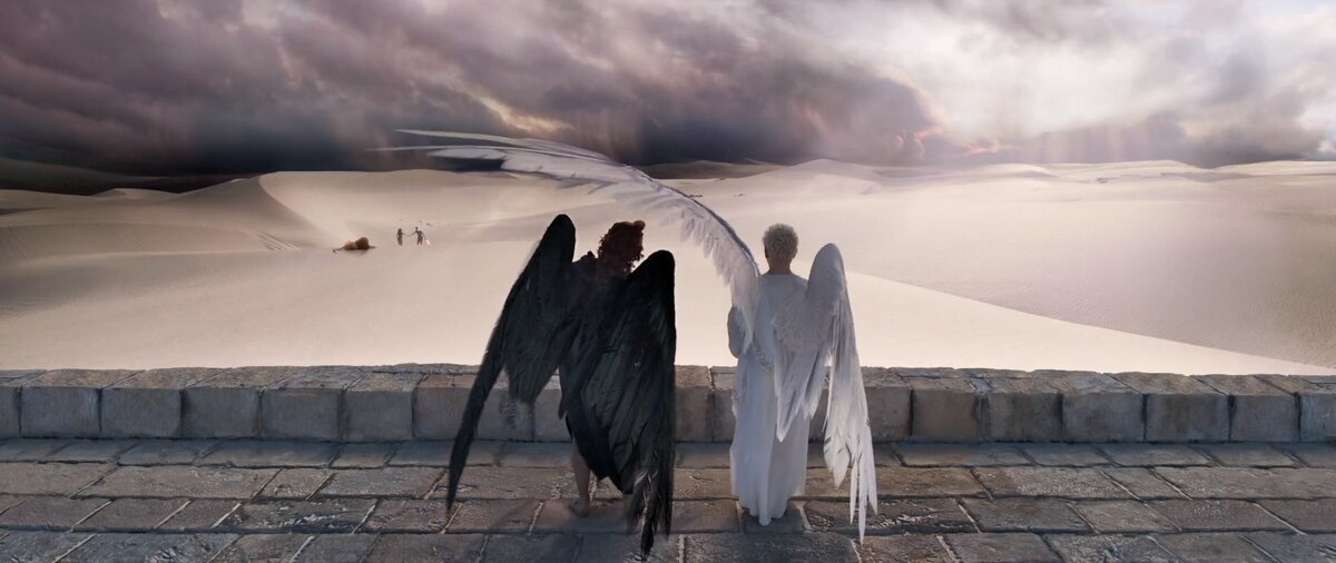 Кадры из сериала "Благие знамения"