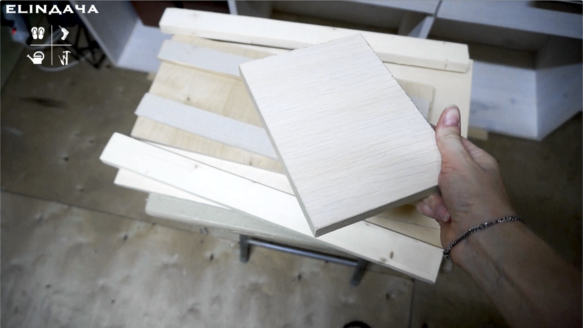 приспособление для резки лобзиком под 45 градусов. полок доска фаска 45 град. угол 45 градусов распил. торцовка под угол 45 градусов. заусовка плитки под 45.