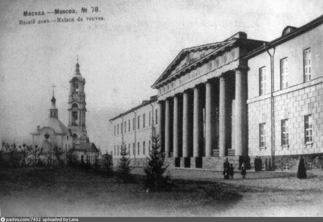 Вдовьи дома, больницы, школы для рабочих — всё это начало благотворительности. Фото: pastvu.com