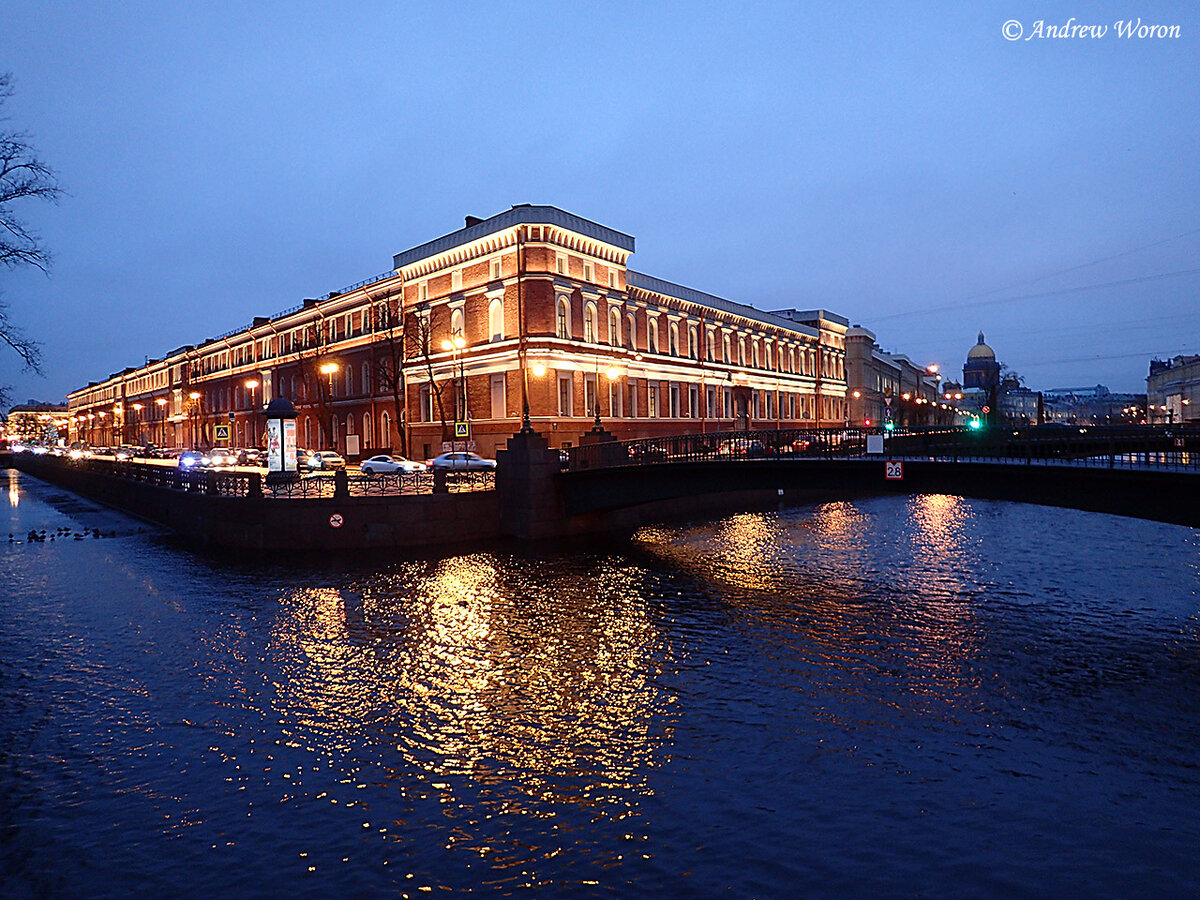 Центральный военно-морской музей на реке Мойка