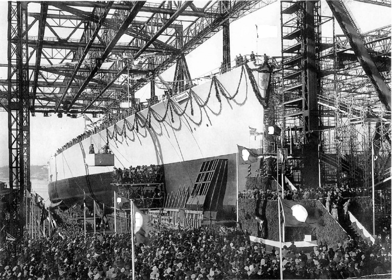 Спуск на воду линкора Bismarck