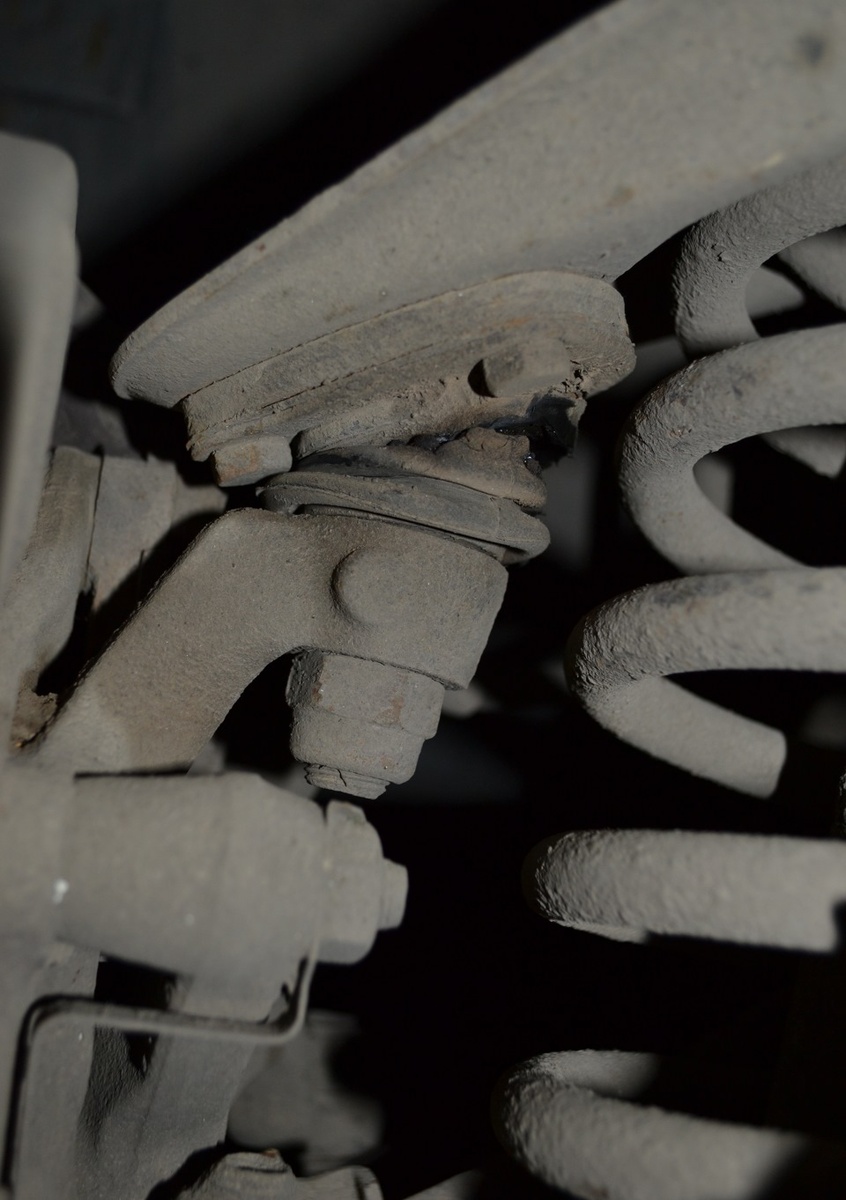 Резина не выдержала и треснула