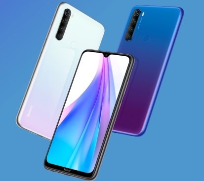 Основной акцент сделан на сочетании доступной цены (около 16 000 рублей) и хороших фотовозможностей