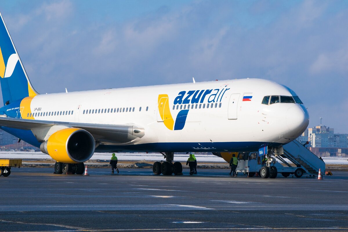 Azur air боинг. Азур Эйр 767. Боинг 767 Azur. Боинг 767 Азур. Азур 767-300