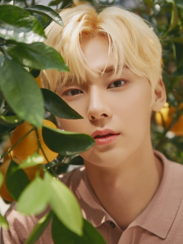 Недавно NU’EST Минхён стал послом бренда духов Jo Malone London / Фото = PLEDIS ENTERTAINMENT
 