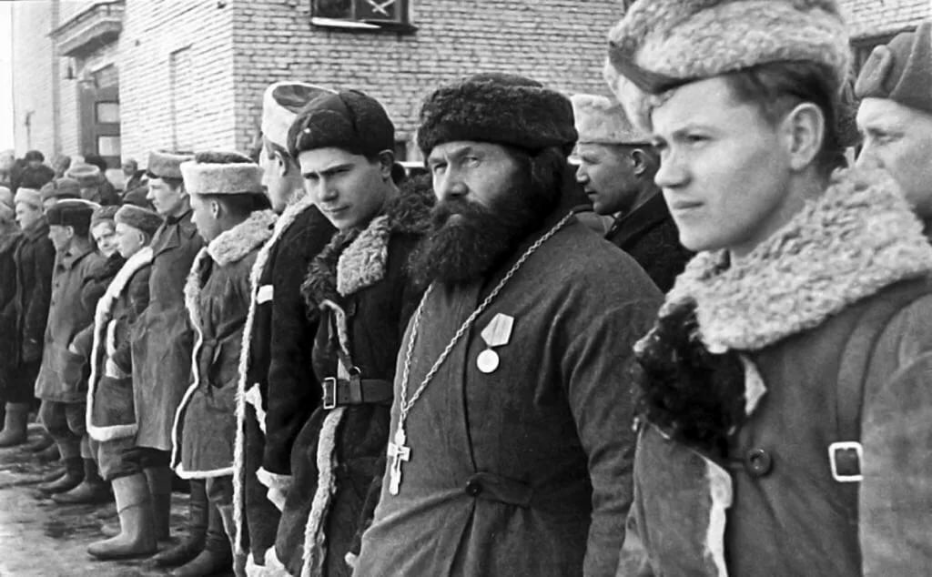 Священник награжден медалью «Партизану Отечественной войны II степени». Источник: "Журнал Московской Патриархии"