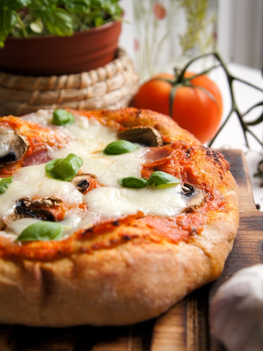 рецепт тонкой пиццы на молоке. Qazilik pizza. тесто для пиццы без дрожжей тонкое. рецепт тонкой пиццы на молоке. тесто на пиццу быстрое и вкусное.