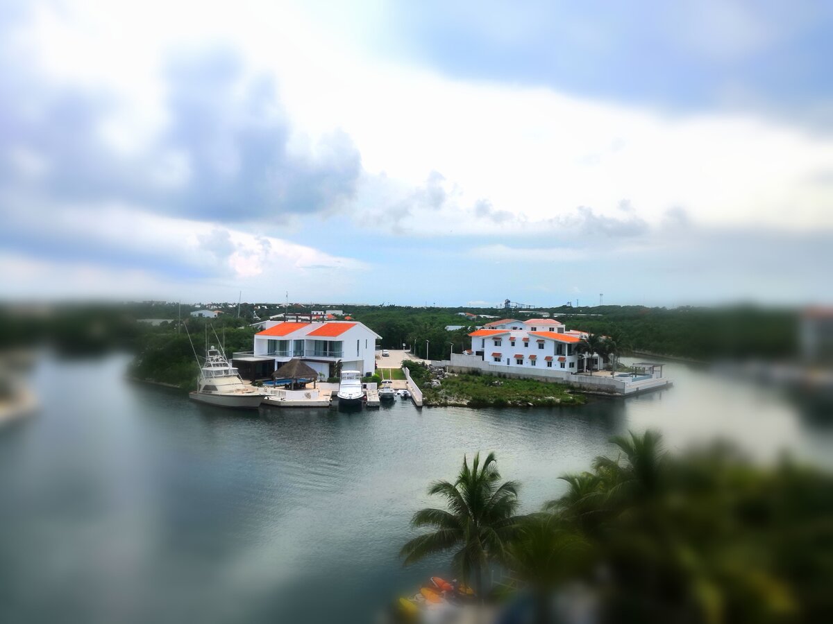 Вид на новый район Пуэрто Авентурас 