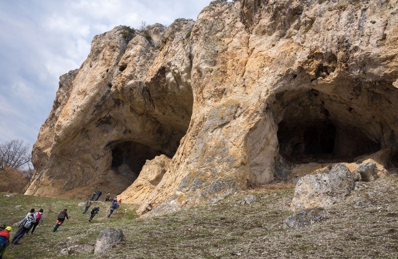 Пустые глазницы делают это место весьма жутким и привлекательным