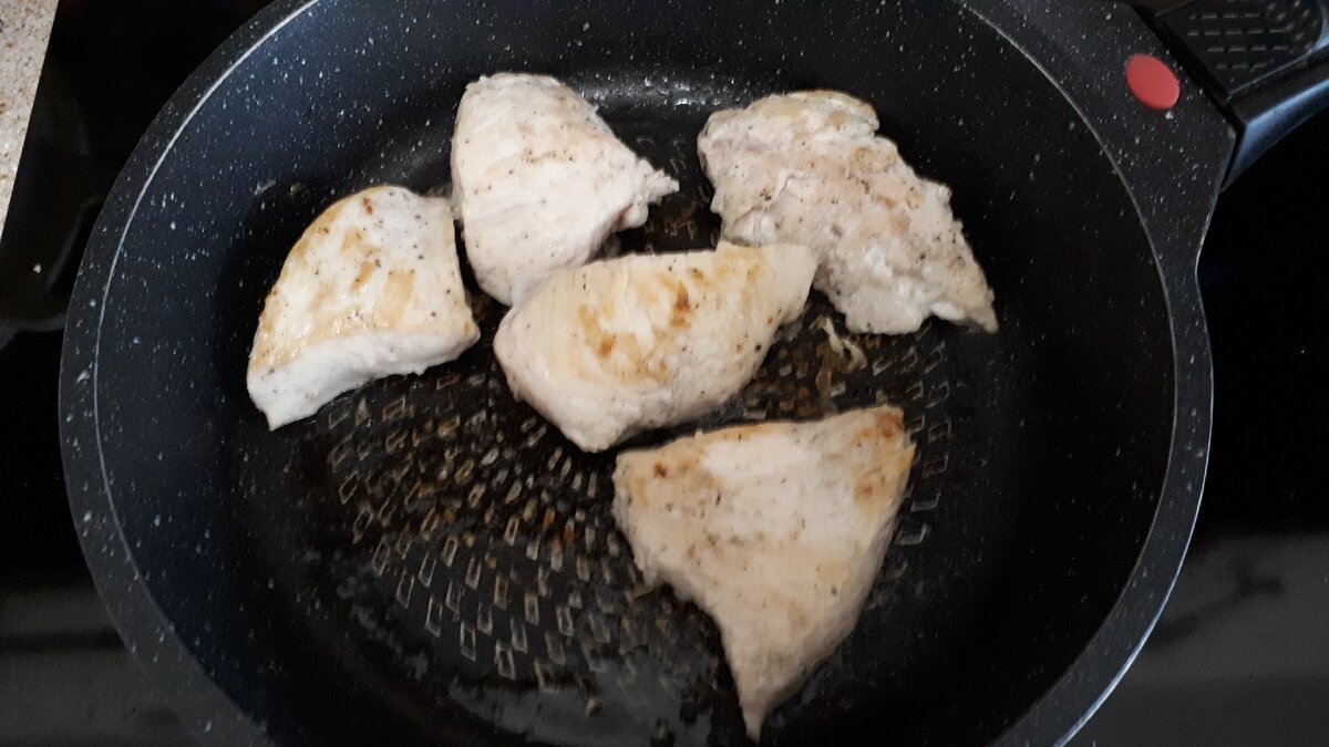 Жарим на сухой сковороде.