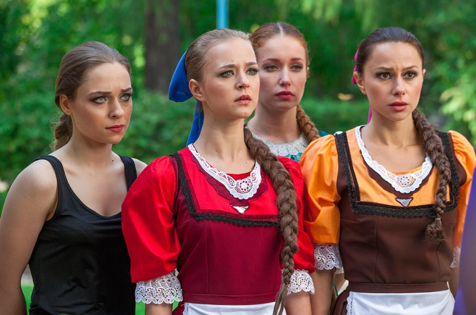 Любовь Константинова и Ольга Бобкова в сериале "Березка"