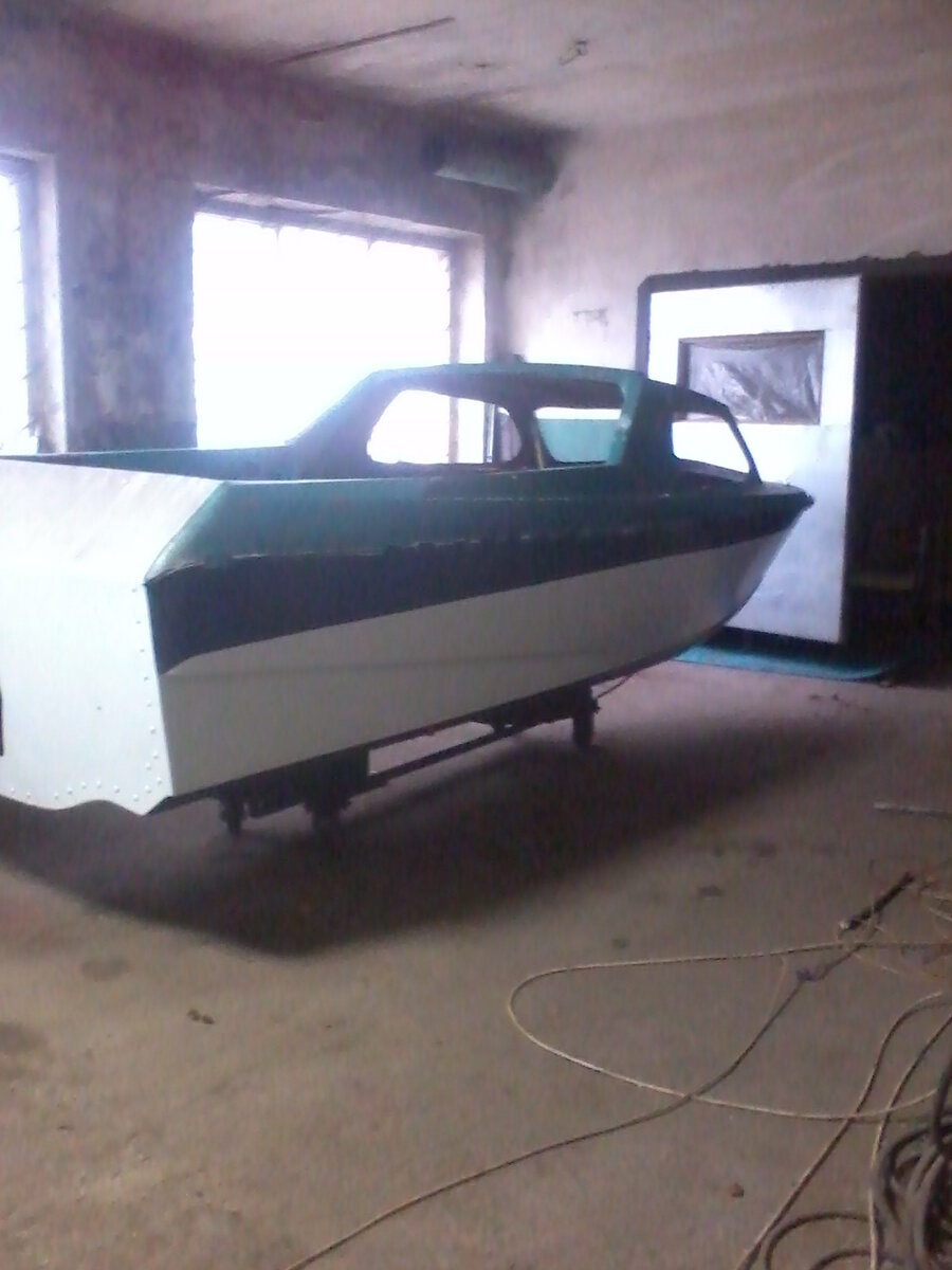 Восстановлена полу рубка, сформирован задний борт