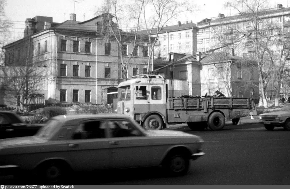 Новослободская улица, 1989 г. Автор: Павел В. Кашин.