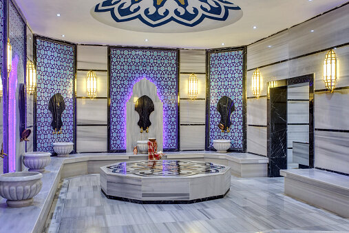 Полы, стены в хамаме выполнены из мрамора - так дольше сохраняется тепло. Фото из свободного доступа Интернета. 