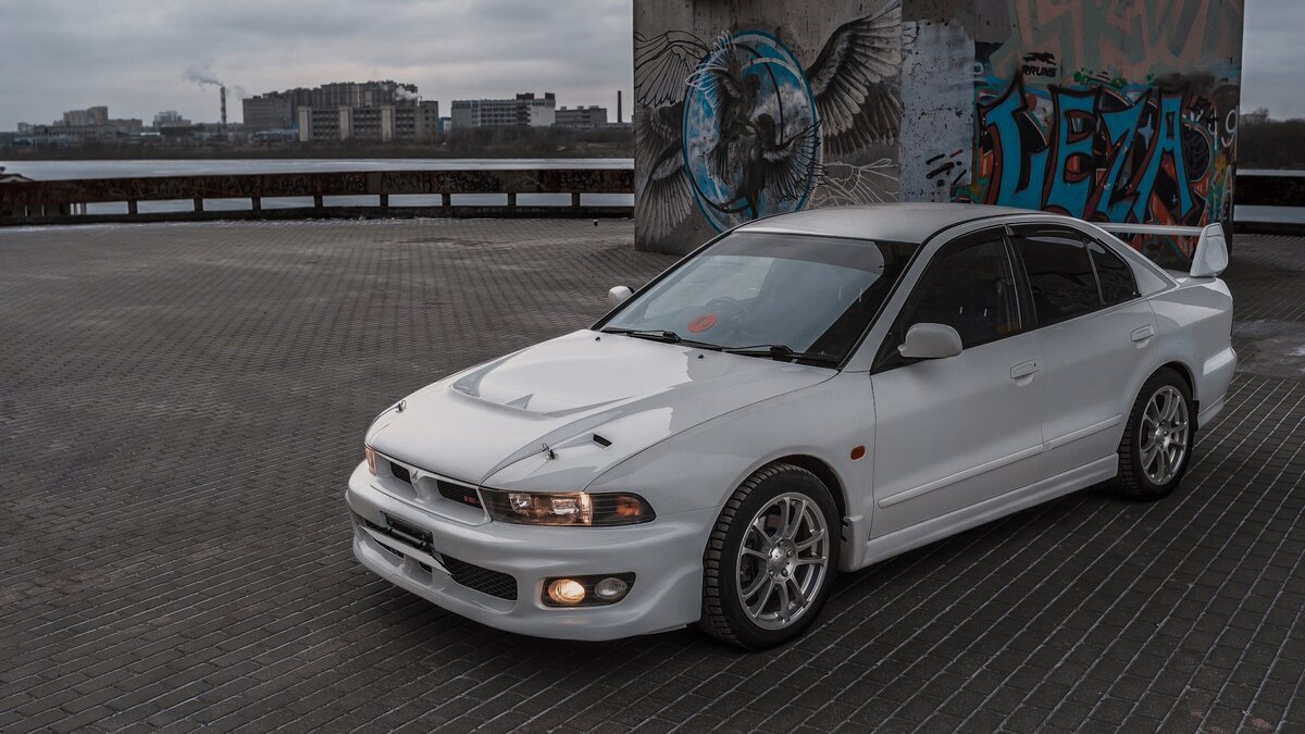 Mitsubishi Galant 8 всегда можно подстроить под себя внешне и получить "пушку".