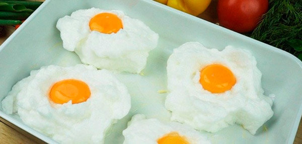 Как приготовить яйца в микроволновке без скорлупы на тарелке