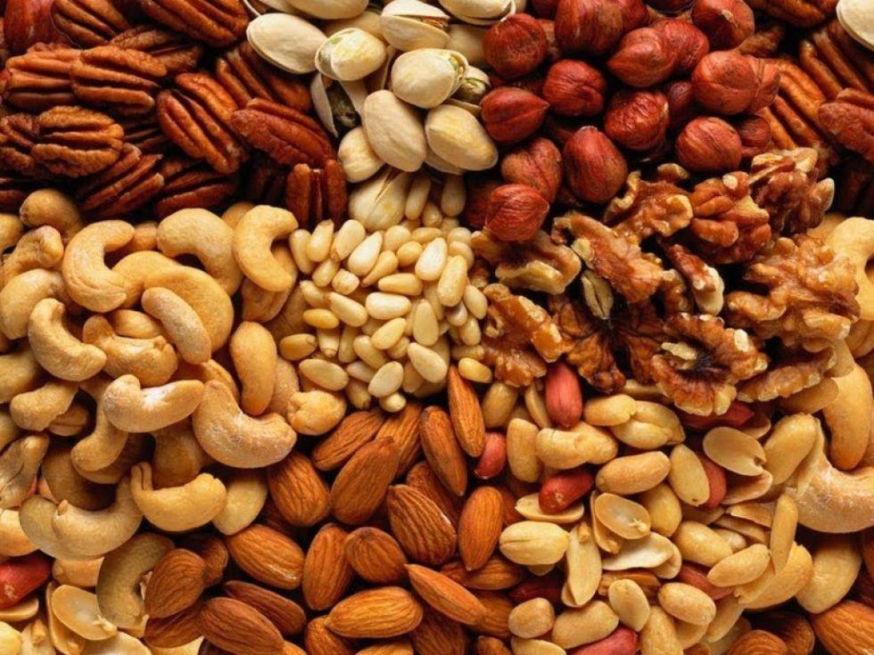 Чем полезны орехи и есть ли от них вред ?