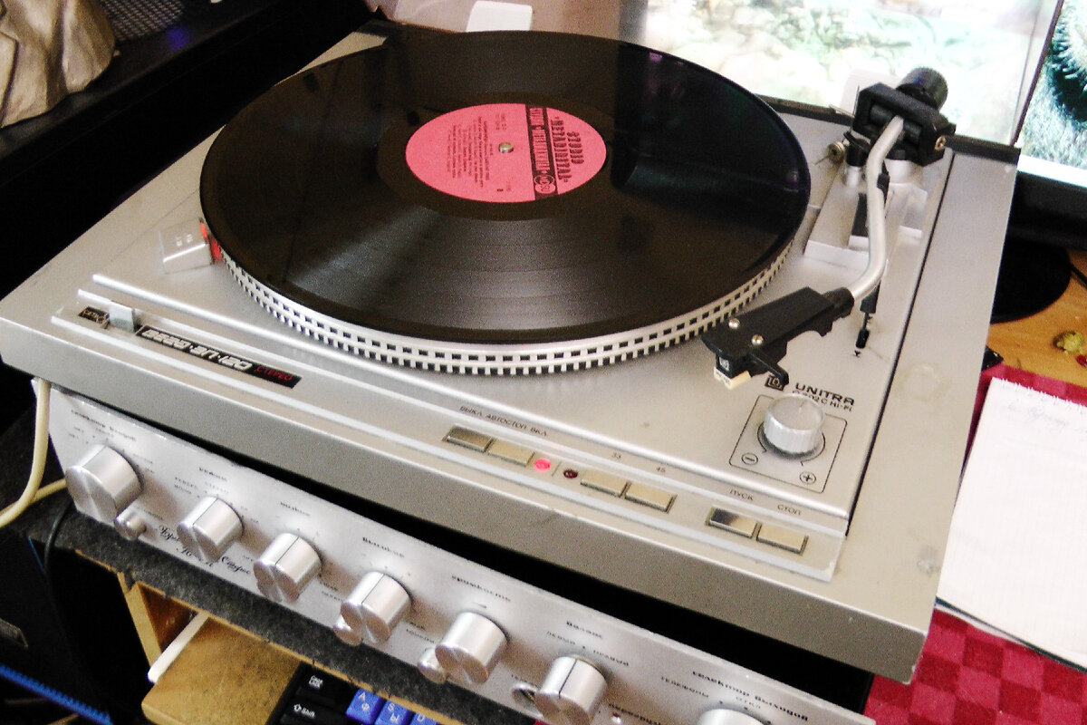 проигрыватель Вега 120 и усилитель Бриг 001