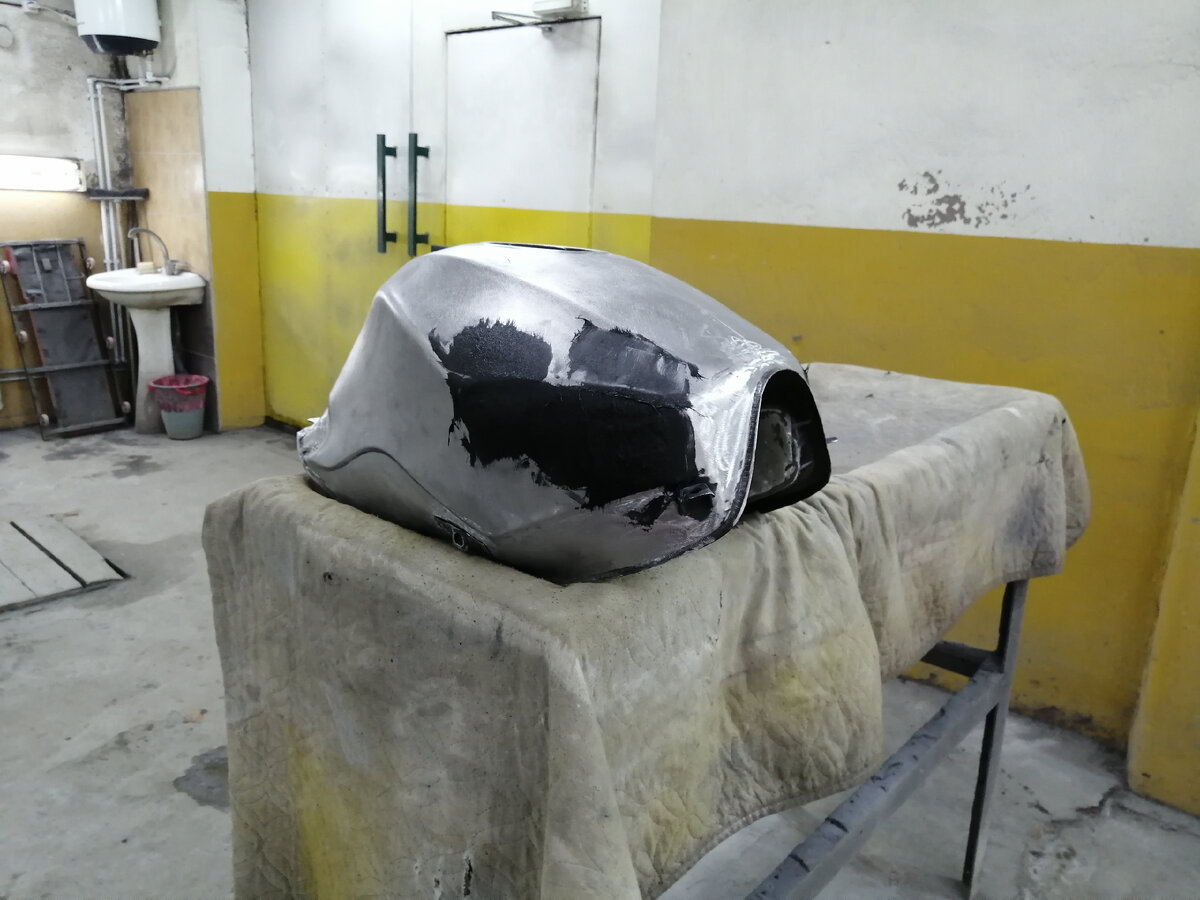 Бак в процессе ремонта 