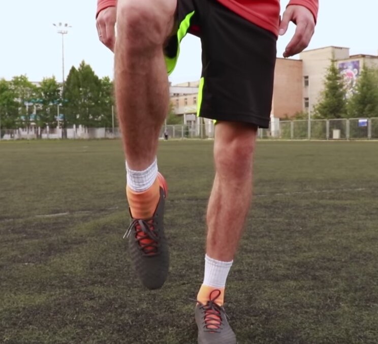 Носок стопы смотрит вниз