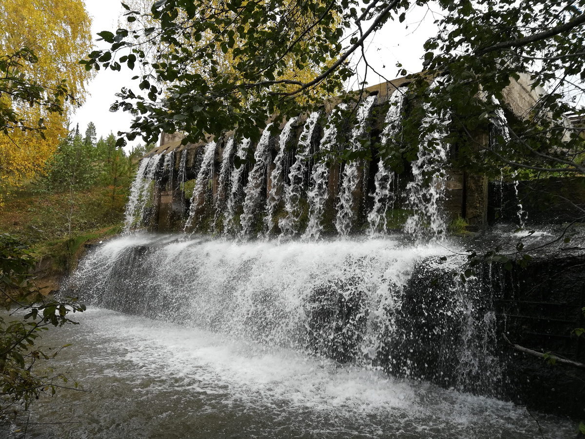 Водопад на реке Кенка. Фото © Денис Кононыхин. Фото из Личных Архивов.