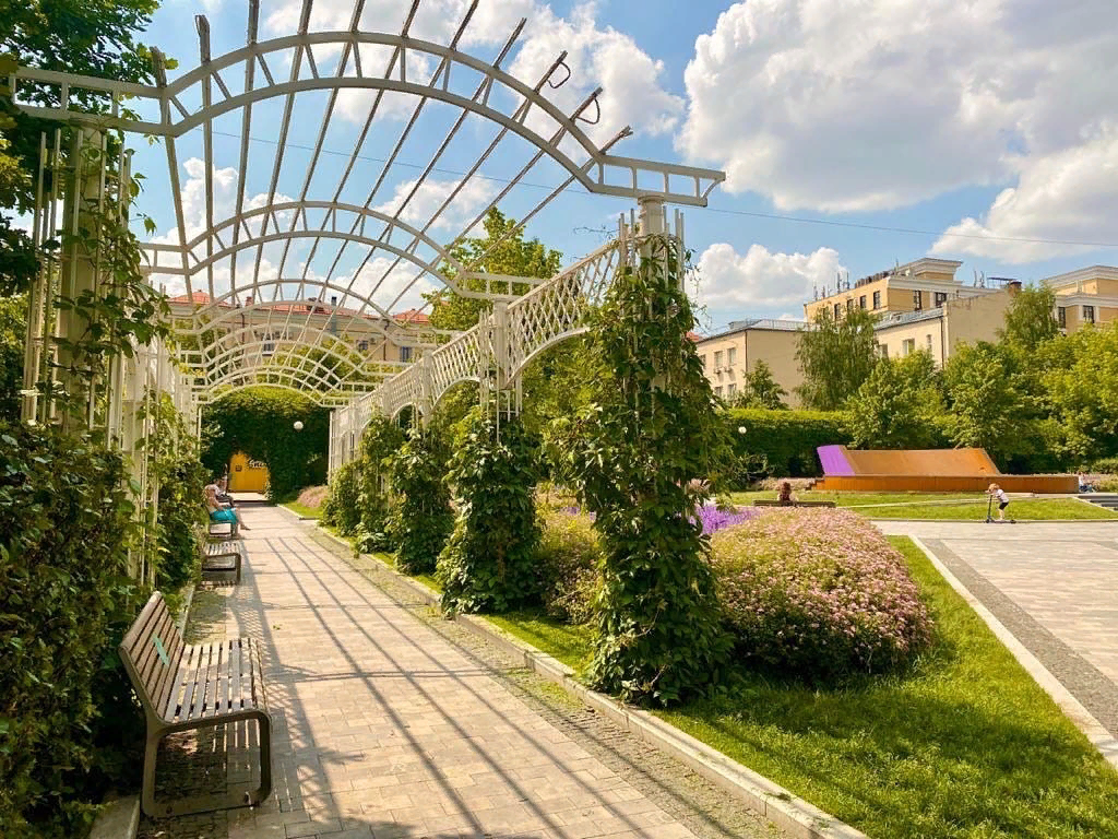 Фото сада имени баумана в москве