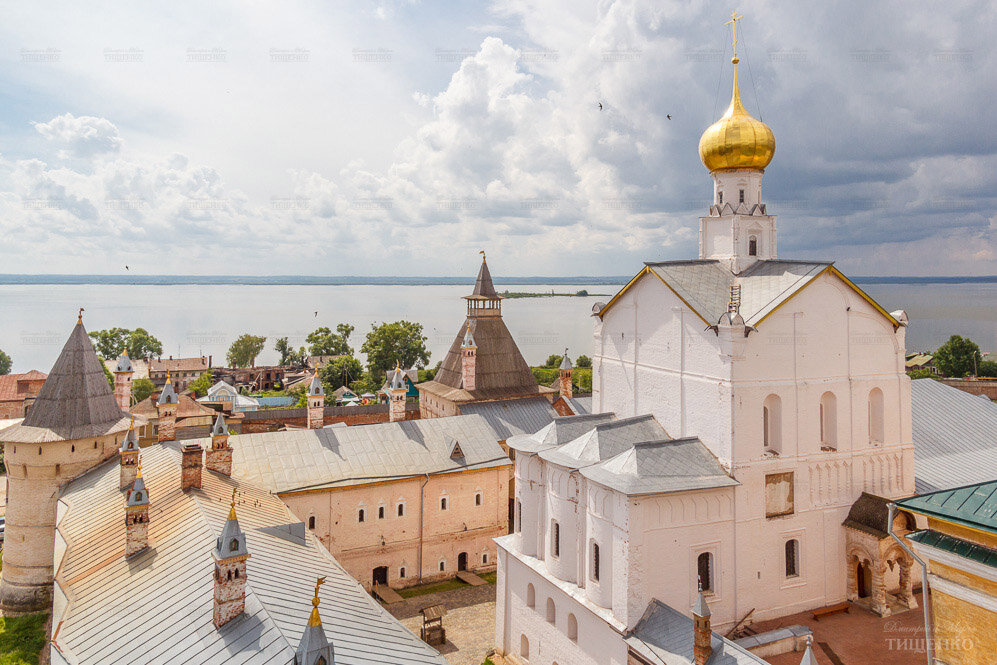 Церковь Спаса на Сенях Ростов­ского архиерейского дома. Фото из открытых источников