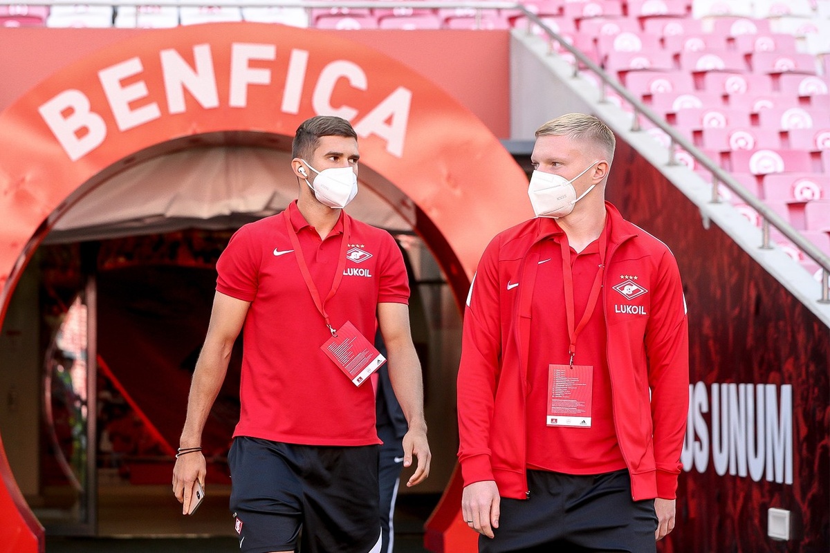 Удивительно, но наши молодые ребята выглядят ничем не хуже иностранцев в этом сезоне. Ломовицкий и Рассказов добротно сыграли в этом матче. Фото официального сайта ФК Спартак Москва.