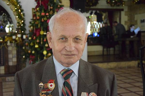 Александр Самойлов до сих пор принимает участие в патриотическом воспитании молодежи.