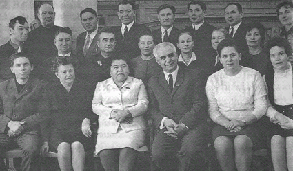 Делегация учителей. Фото из книги "История башкирского народа" с. 279, т. 6, 2011 г.