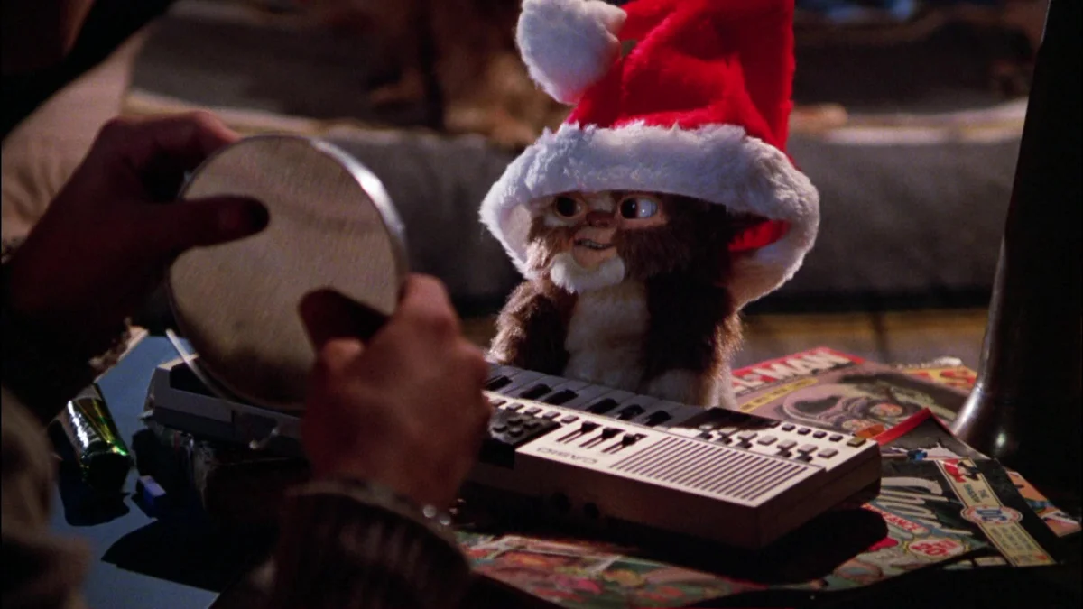 Очаровательный пушистый зверек Магвай способен растрогать даже камень. Вдобавок, у него – абсолютный слух. Только будьте осторожны: он может погибнуть от солнечного света, на него нельзя брызгать водой, а что будет, если накормить его после полуночи, просто страшно представить.