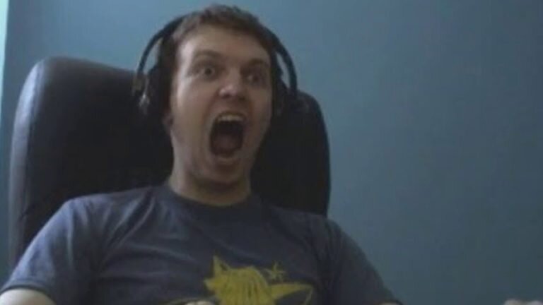 EvilArtas, Папич - Стал популярен благодаря высокому уровню игры в Dota 2, а также из-за агрессивного, порой неадекватного поведения