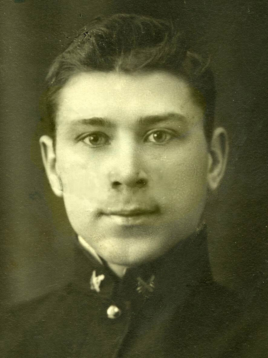 https://upload.wikimedia.org/wikipedia/ru/1/19/%D0%9A%D0%BE%D0%BD%D1%81%D1%82%D0%B0%D0%BD%D1%82%D0%B8%D0%BD_%D0%9F%D0%B0%D0%B2%D0%BB%D0%BE%D0%B2%D0%B8%D1%87_%D0%9E%D1%81%D0%B8%D0%BF%D0%BE%D0%B2_.jpg