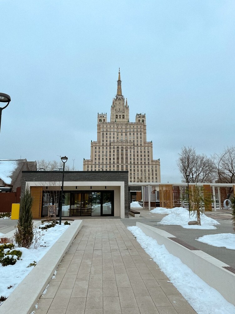 вход в зоопарк со стороны метро Баррикадная