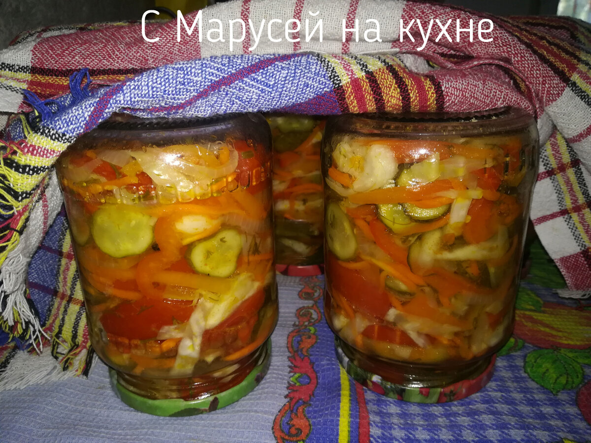 Салат кубанский с огурцами и помидорами