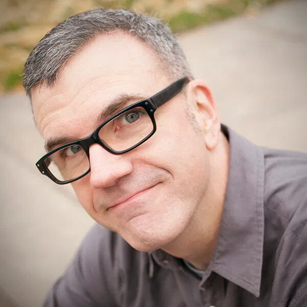 Автор веб-комикса "Птичий язык" - Брайан Гордон