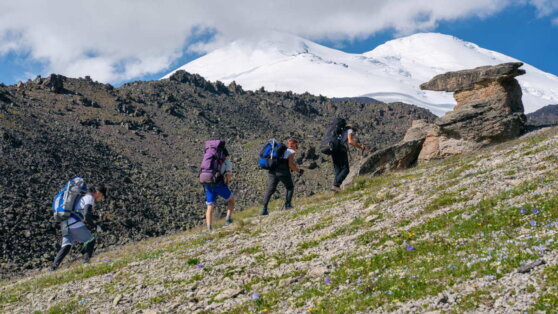    Группа туристов попала под камнепад в Кабардино-Балкарии, один человек погиб Ирина Петрова