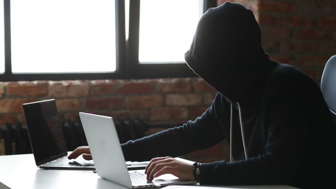    Психолог рассказала, какой приём для обмана югорчан используют мошенники