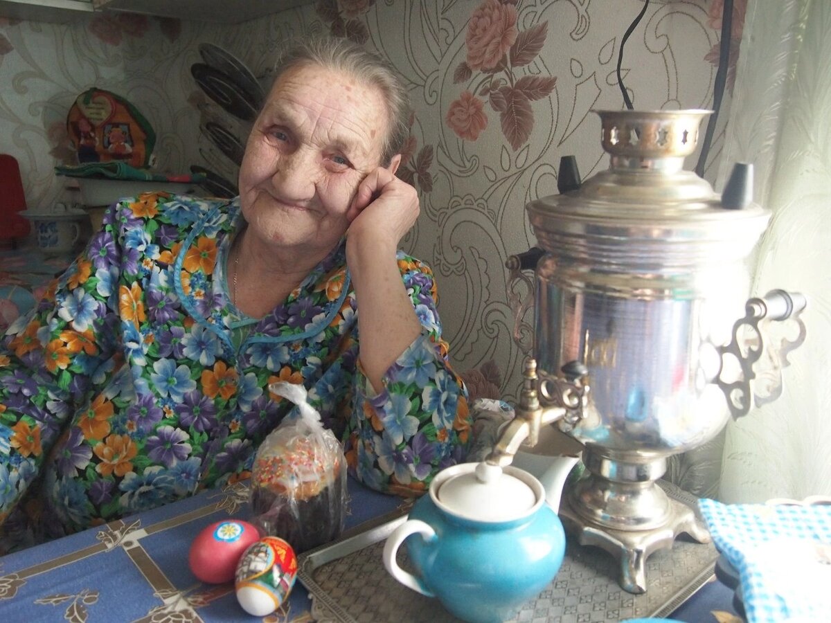 У самовара.Светлой памяти бабушки Густи...