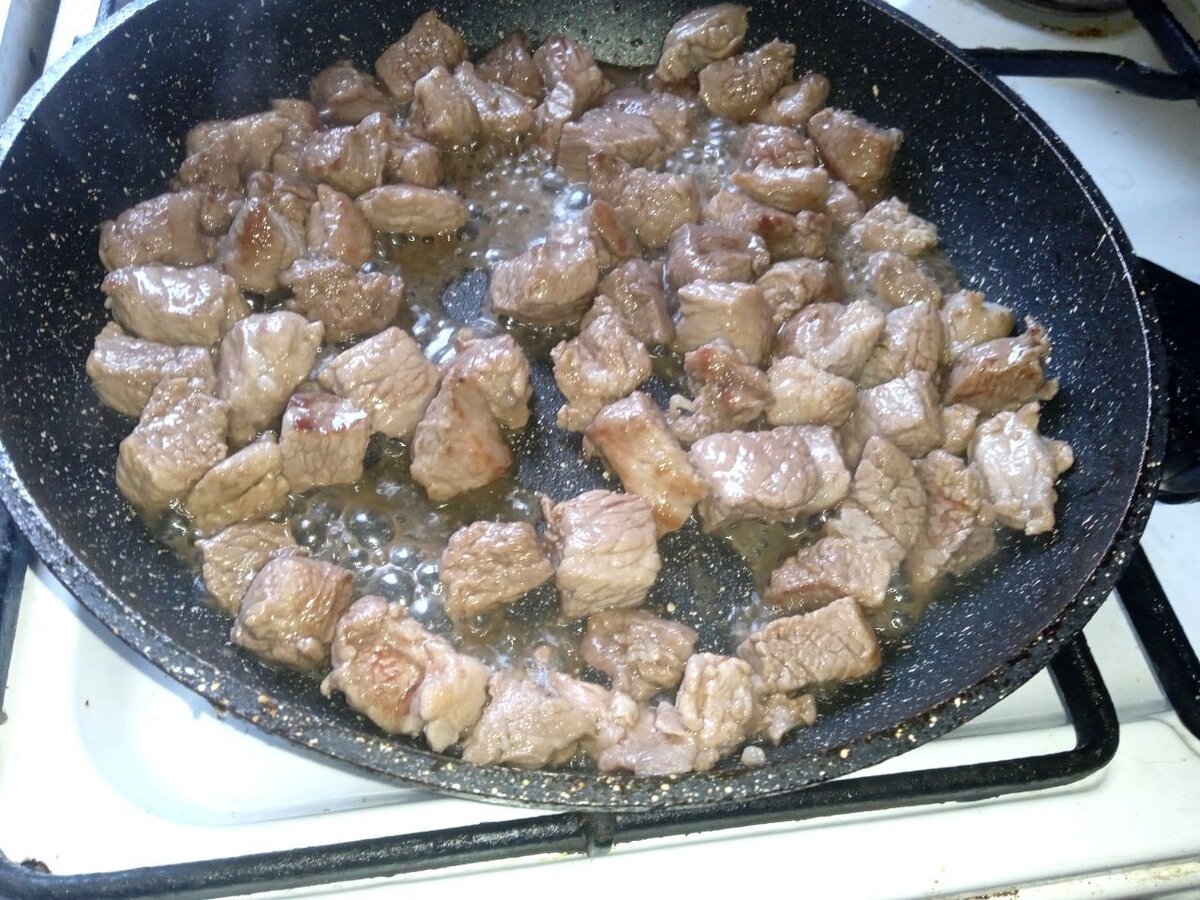 Гуляш кабачки