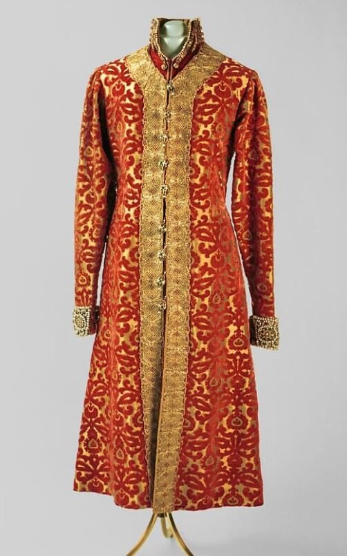 Маскарадный костюм императора Николая II. Нижний кафтан. Выполнен по эскизу Е.П. Пономарева и И.А. Всеволожского.