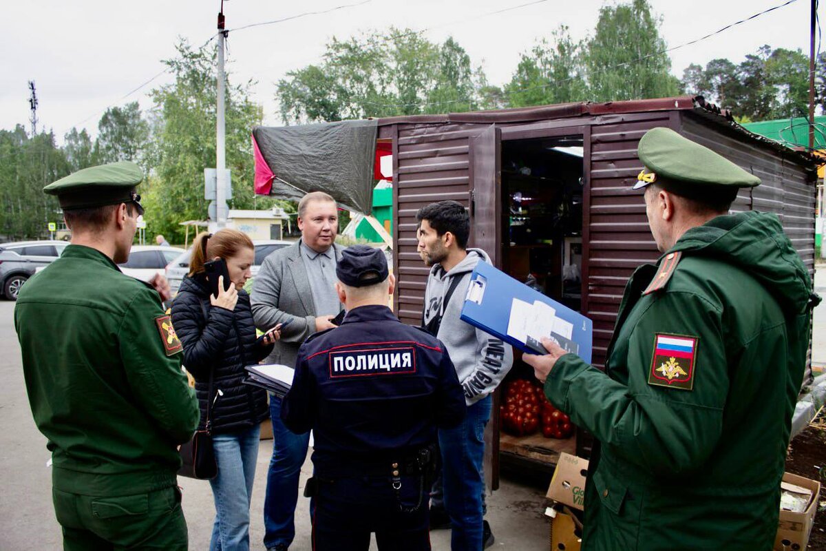 В Перми у уличных торговцев проверили гражданство и воинский учет