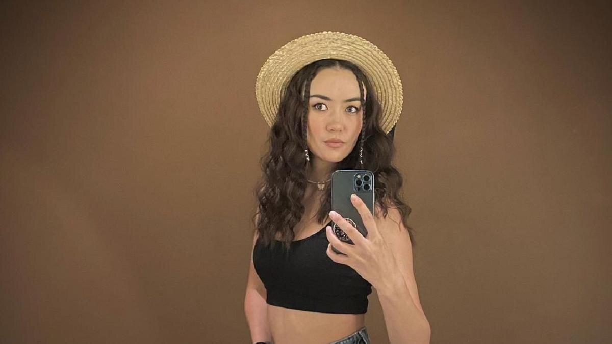    Дина Тасбулатова:instagram.com/dina_tasbulatova