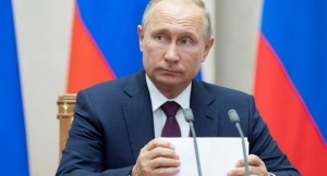 Владимир Путин, по словам экспертов, не станет вступать с Украиной в открытый конфликт. Скорее в планах президента гибридные методы воздействия. «Подорвать» страну изнутри проще, ведь при этом не нужно портить свою репутацию. Путин до сих пор считает соседнее государство зоной российского влияния. Имперские амбиции РФ никуда не делись. Ничего не изменила даже война.
