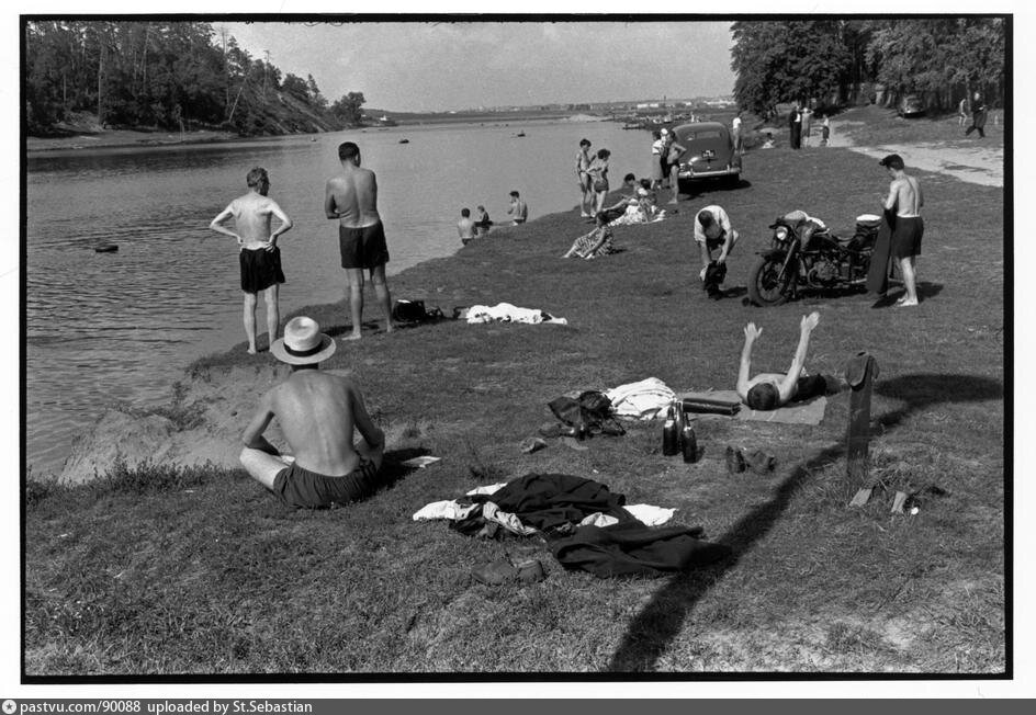 Серебряный бор, 1954 г. Автор: Henri Cartier-Bresson 