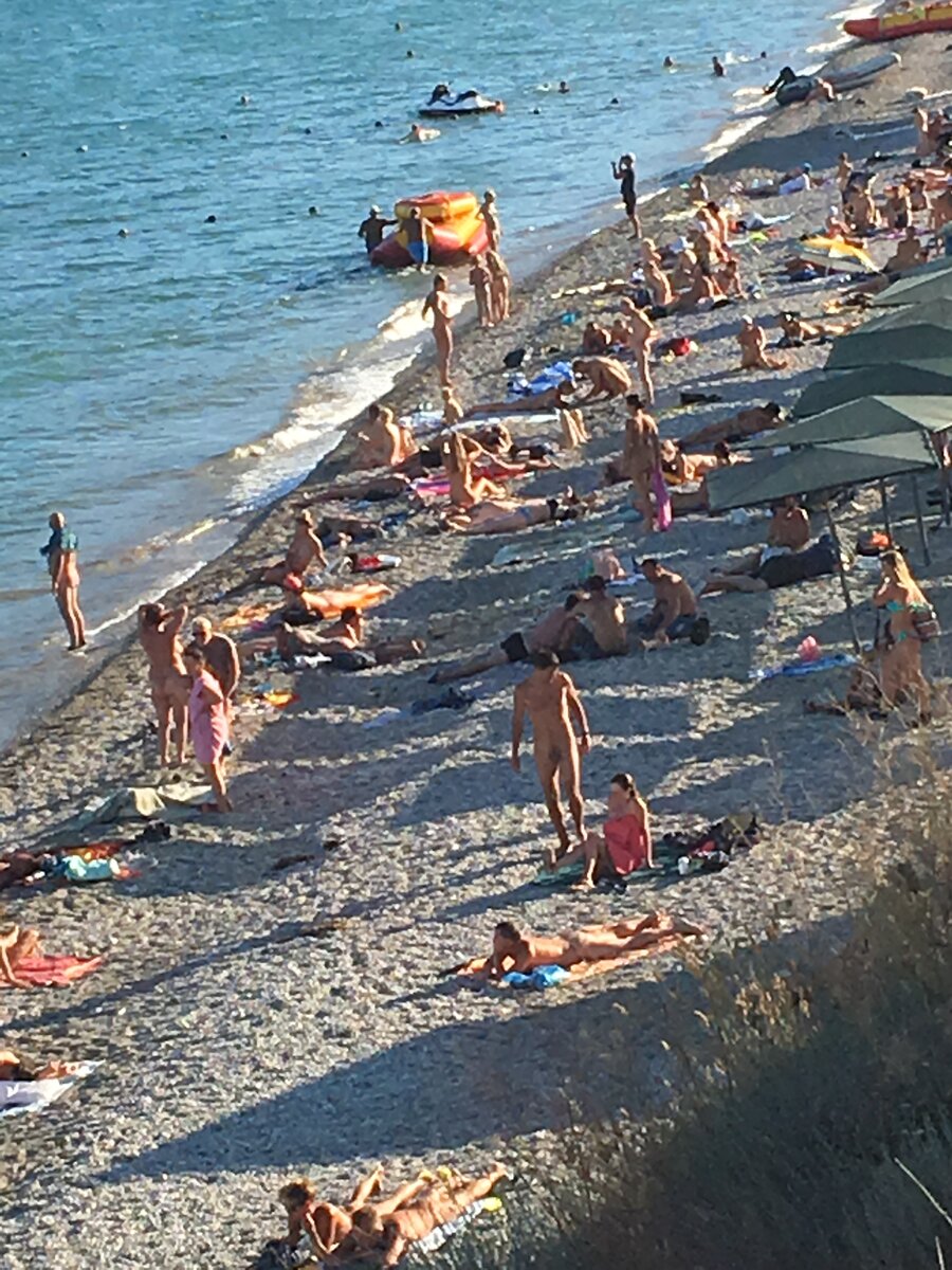 Девочки в Коктебеле на нудистском пляже - лучшее порно видео на поддоноптом.рф