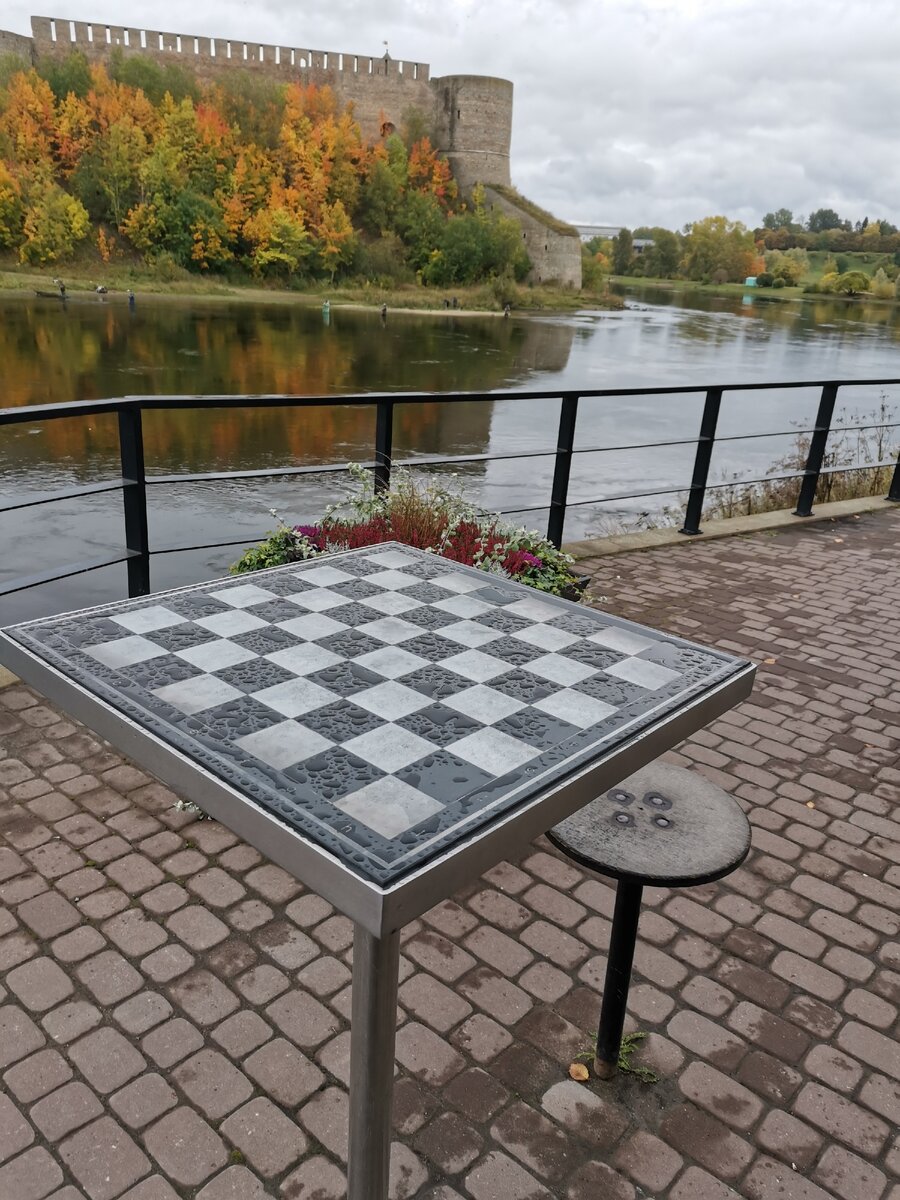 Стол шахматный уличный парковый со скамейками